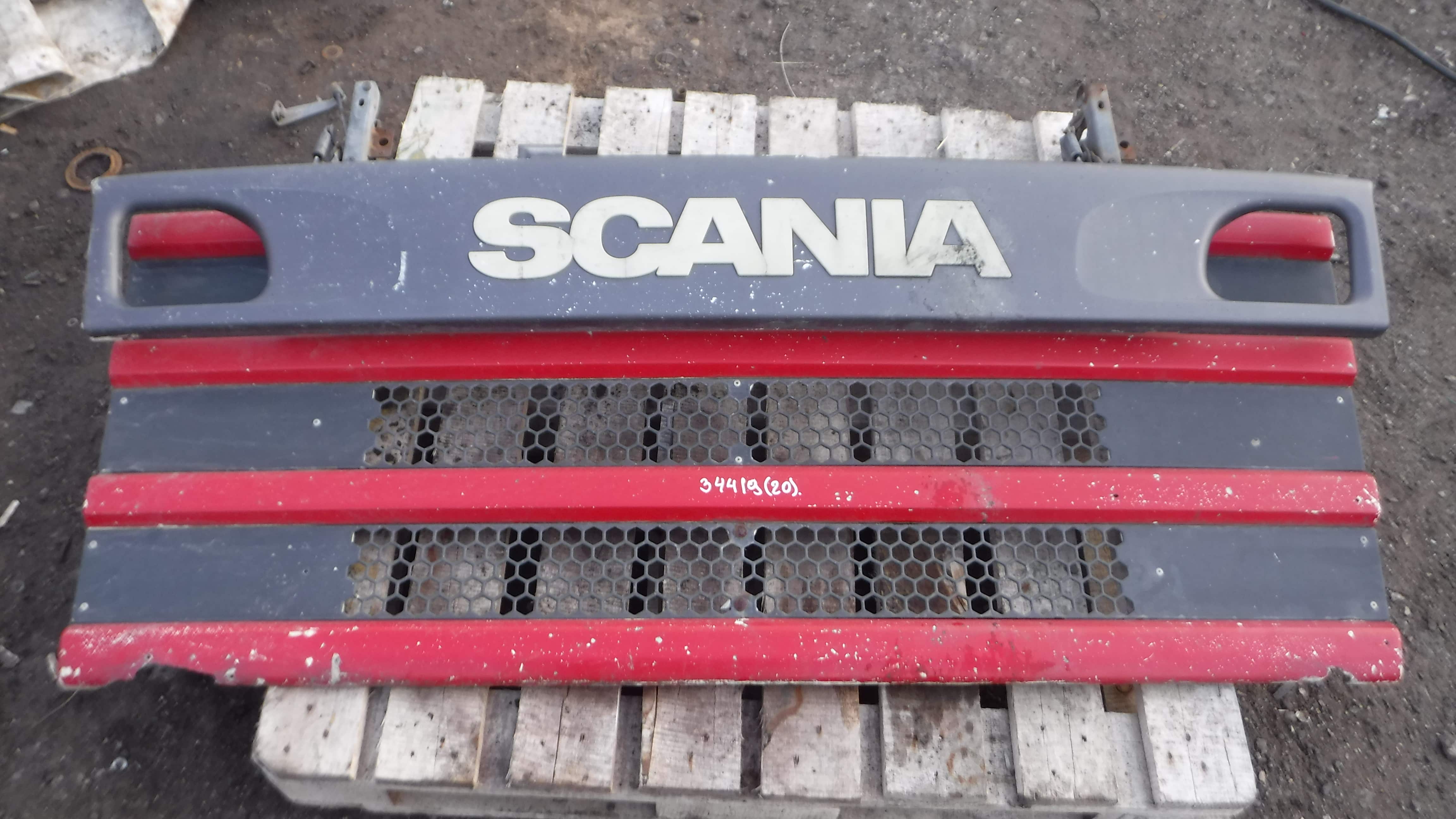 Капот 1371856 Scania R124 DSC12 1997